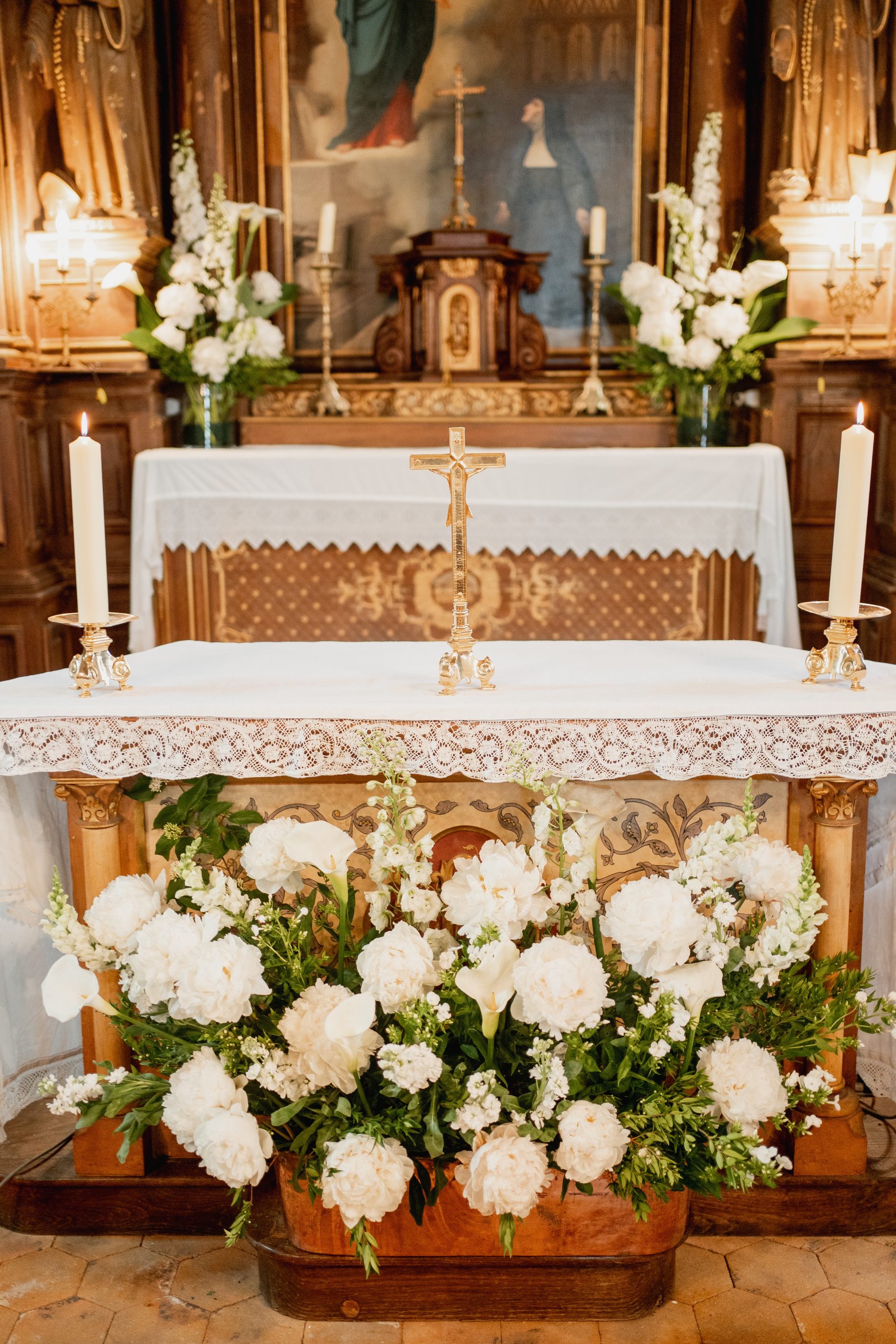 autel fleurs blanches mariage dans le perche